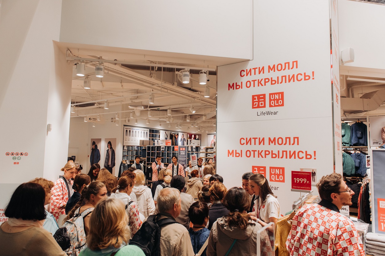 UNIQLO, очередь.jpg UNIQLO, очередь.jpg